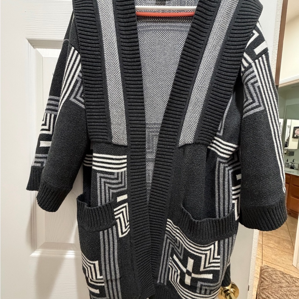 Rare Pendleton Black and White Navajo Aztec Knit Sweater/Cardigan